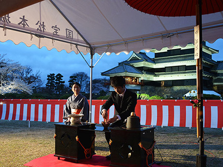 国宝松本城「夜桜会」