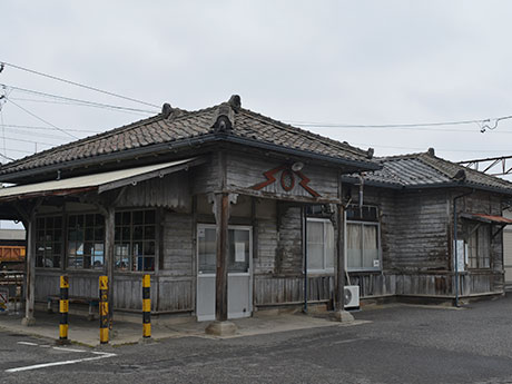 上高地線・新村駅旧駅舎